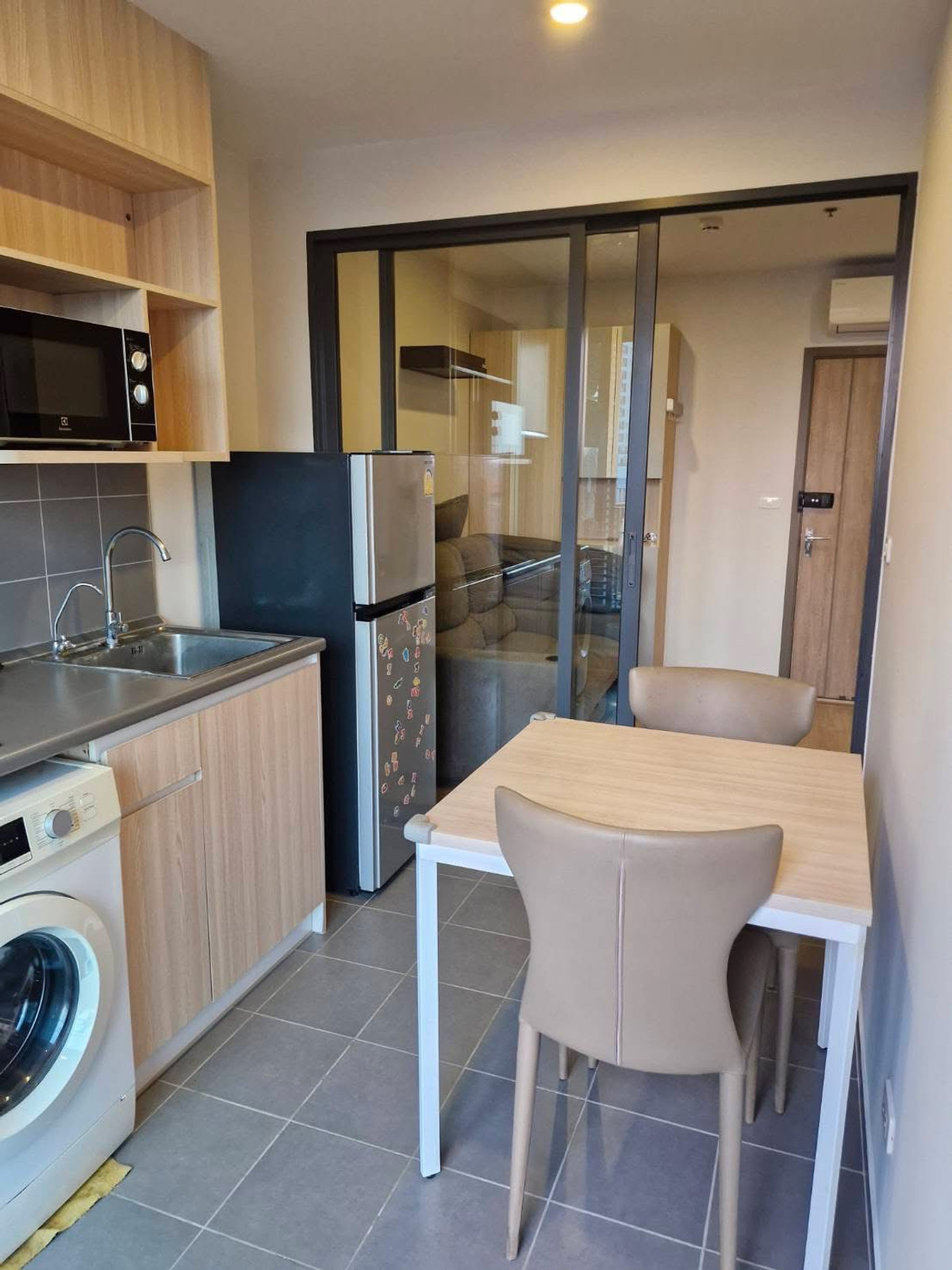 For RentCondoBangna, Bearing, Lasalle : Condo for Rent: Ideo O2 Near BTS Bang Na (approx. 300 meters)