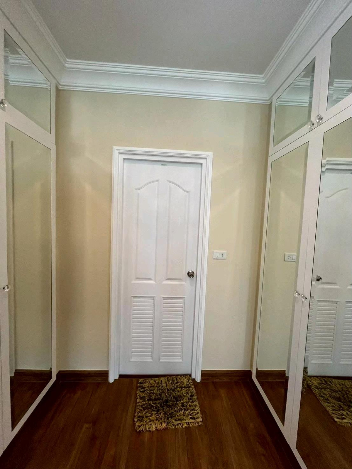 ให้เช่าพัฒนาการ ศรีนครินทร์ : บ้านเเฝดให้เช่า 60,000 บาท เดือน