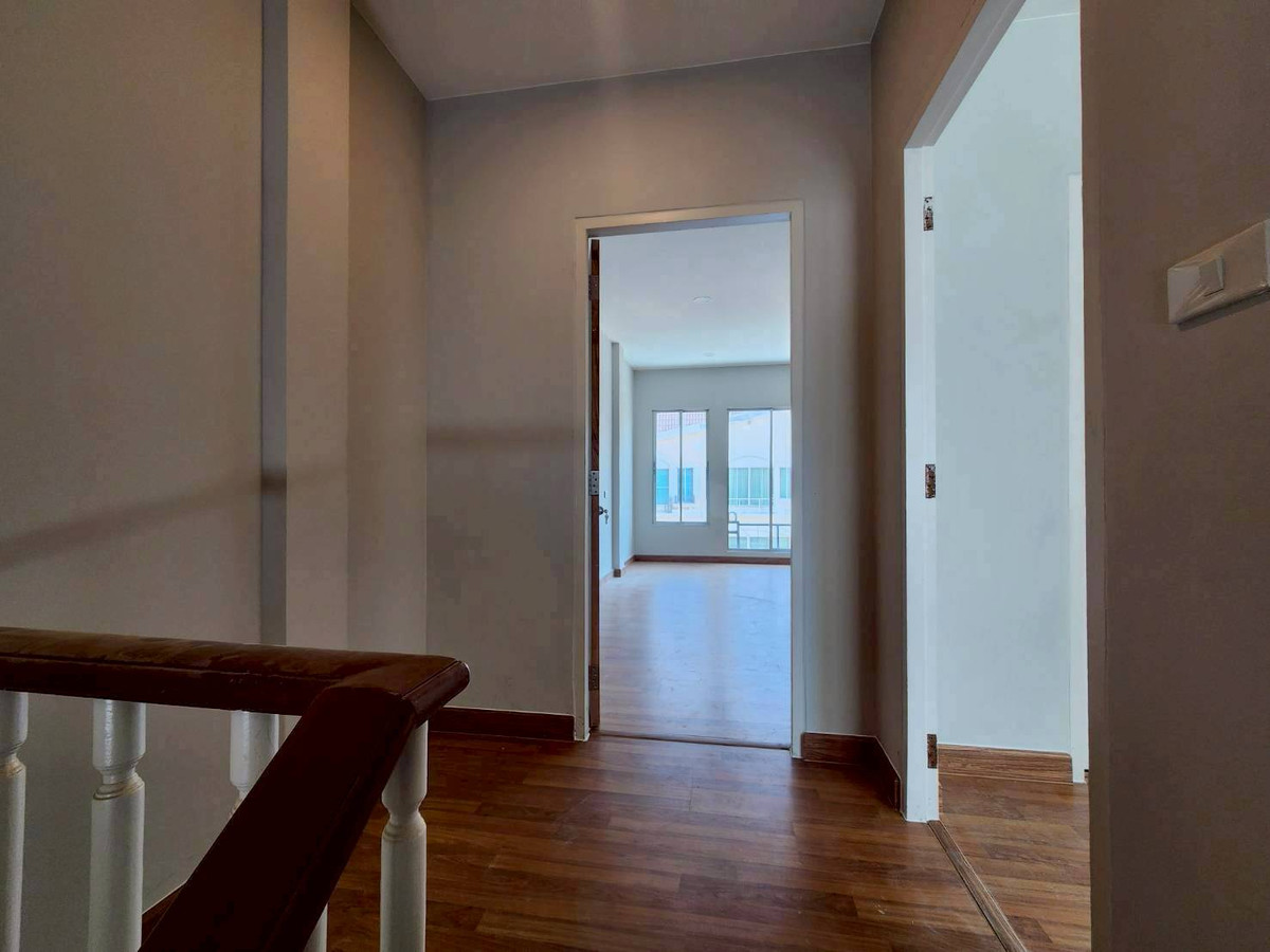 ขายทาวน์โฮมพัฒนาการ ศรีนครินทร์ : บ้านกลางเมือง เดอะ รอยัล โมนาโค ทาวน์โฮม 3 ชั้น ทำเล พัฒนาการ - ศรีนครินทร์  รีโนเวทใหม่ 