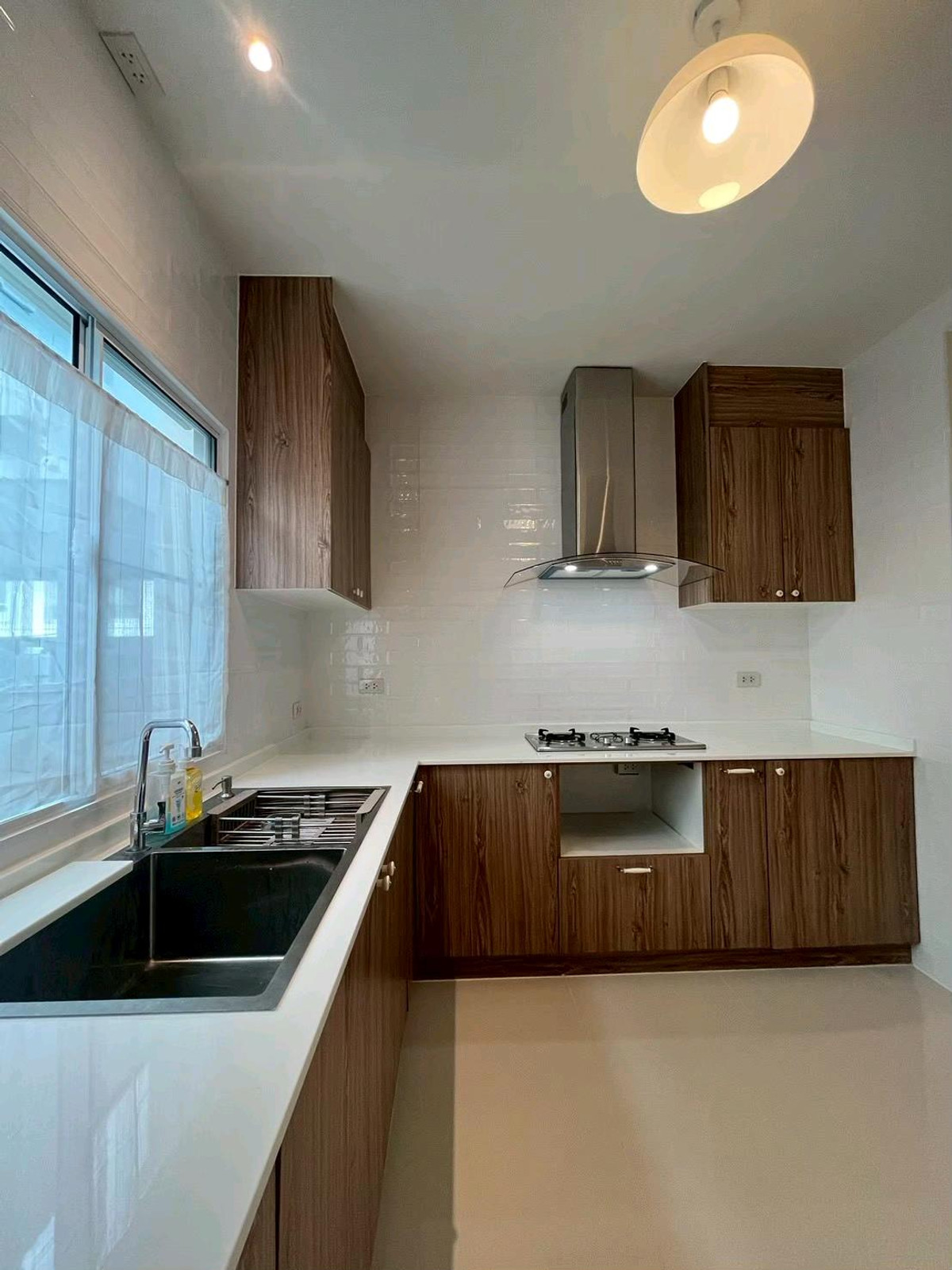 ให้เช่าพัฒนาการ ศรีนครินทร์ : บ้านเเฝดให้เช่า 60,000 บาท เดือน