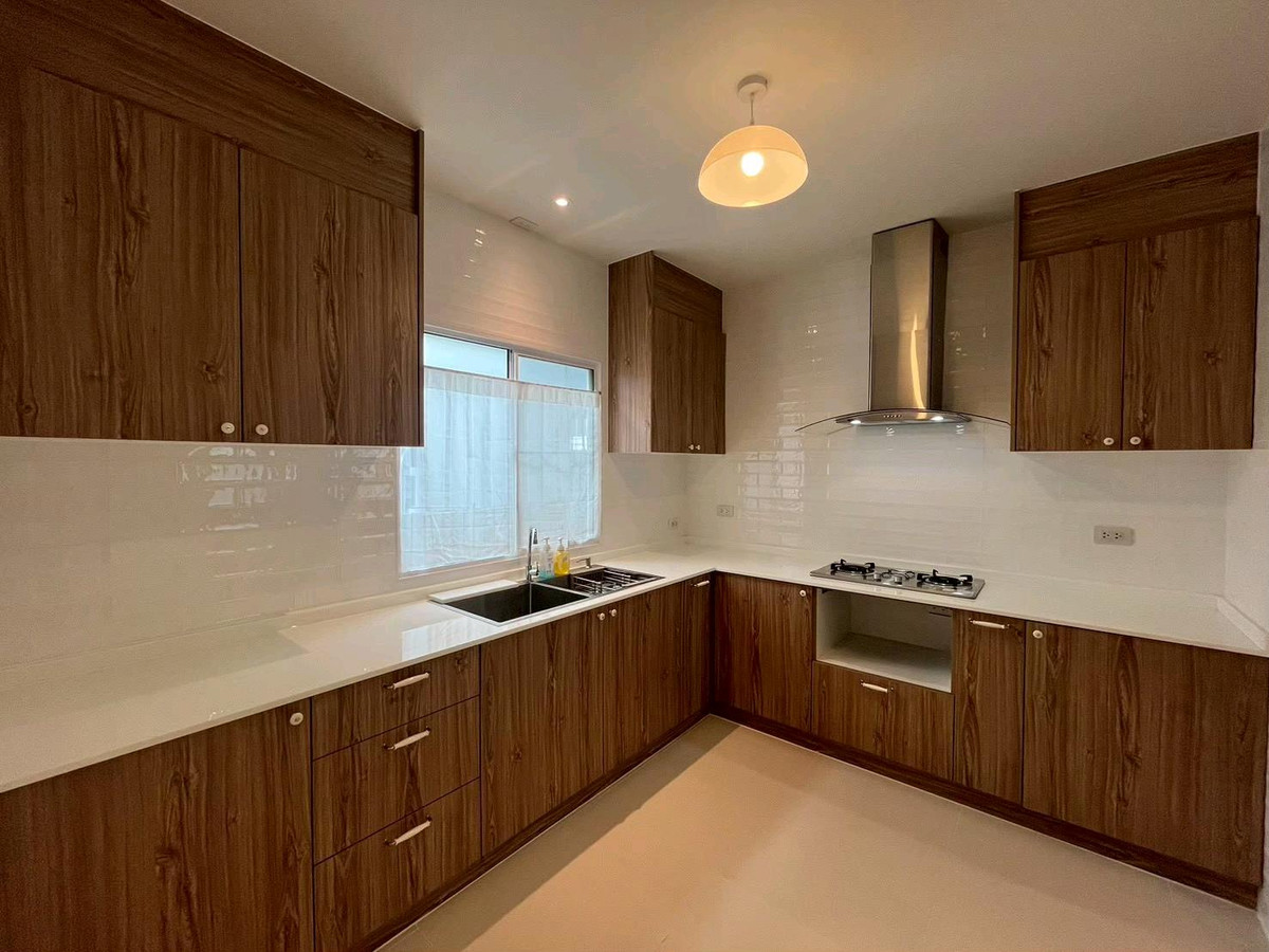 ให้เช่าพัฒนาการ ศรีนครินทร์ : บ้านเเฝดให้เช่า 60,000 บาท เดือน