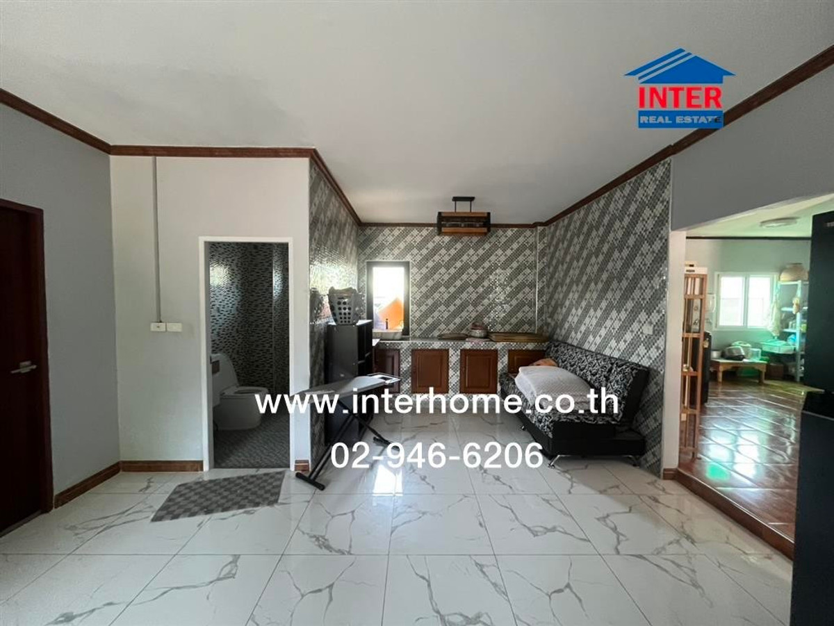 For SaleHousePathum Thani,Rangsit, Thammasat : Single house + land, 2 floors, 200 sq m. Single house + land. Soi Sawai Pracharat 14 Phra Ong Chao Sai Khlong 4 Road, Lam Luk Ka, Pathum Thani