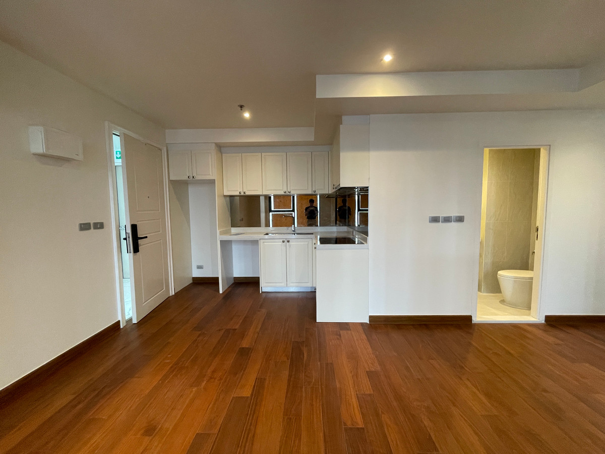 For SaleCondoSathorn, Narathiwat : [LAST UNIT - Beautiful view on the 15th floor] 2 Bed, wide width, Rare Item! Altitude Symphony Charoenkrung | near Shrewsbury, only 400 m. Unit 2 bedrooms, 2 bathrooms with the most perfect layout (Type C2) on the 15th floor, receiving a northeastern city