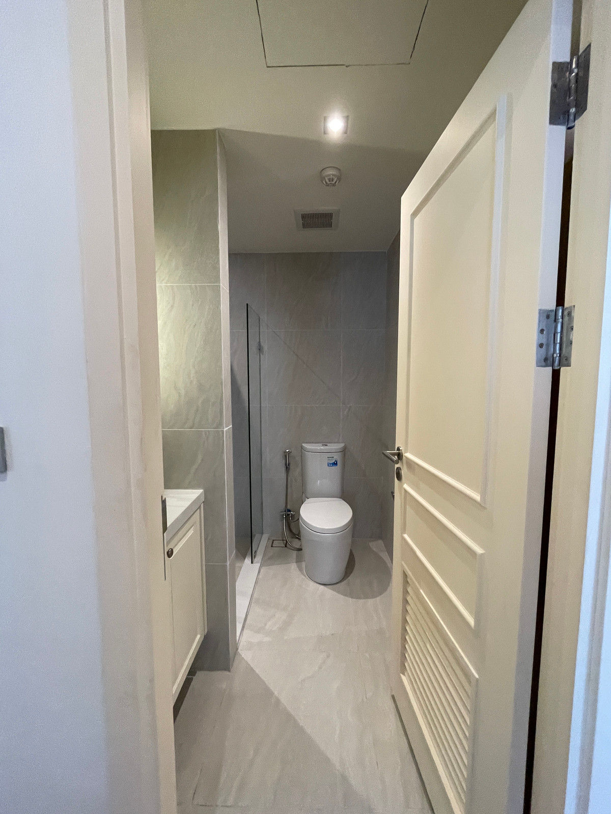 For SaleCondoSathorn, Narathiwat : [READY TO MOVE IN] Room dropped down! 2 bedrooms, fully furnished + electrical appliances, Altitude Symphony Charoenkrung | Only 400 m. to Shrewsbury, just carry your bags and move in! 2 Bed Unit, 11th floor, north direction, last room, best price, sold f