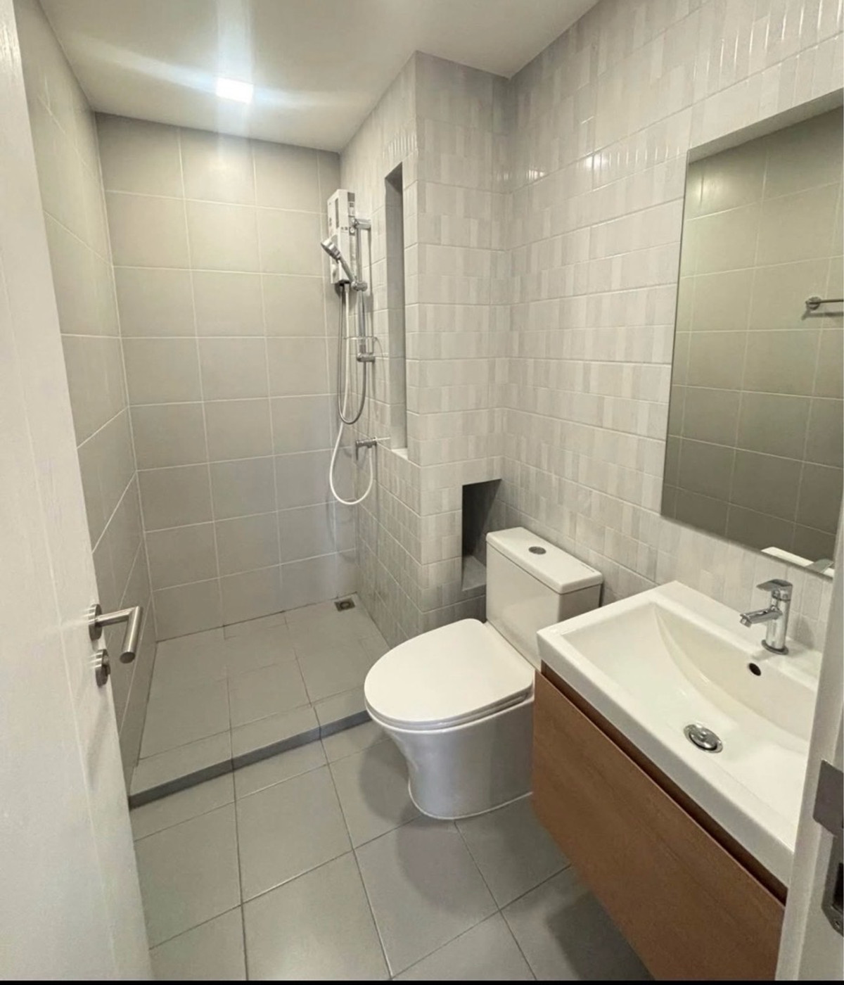 ให้เช่าคอนโดปิ่นเกล้า จรัญสนิทวงศ์ : ให้เช่า Chapter One Spark Charan
ห้องใหม่✨ MRTบางพลัด150ม. ❤️LineOA : @ladysai 