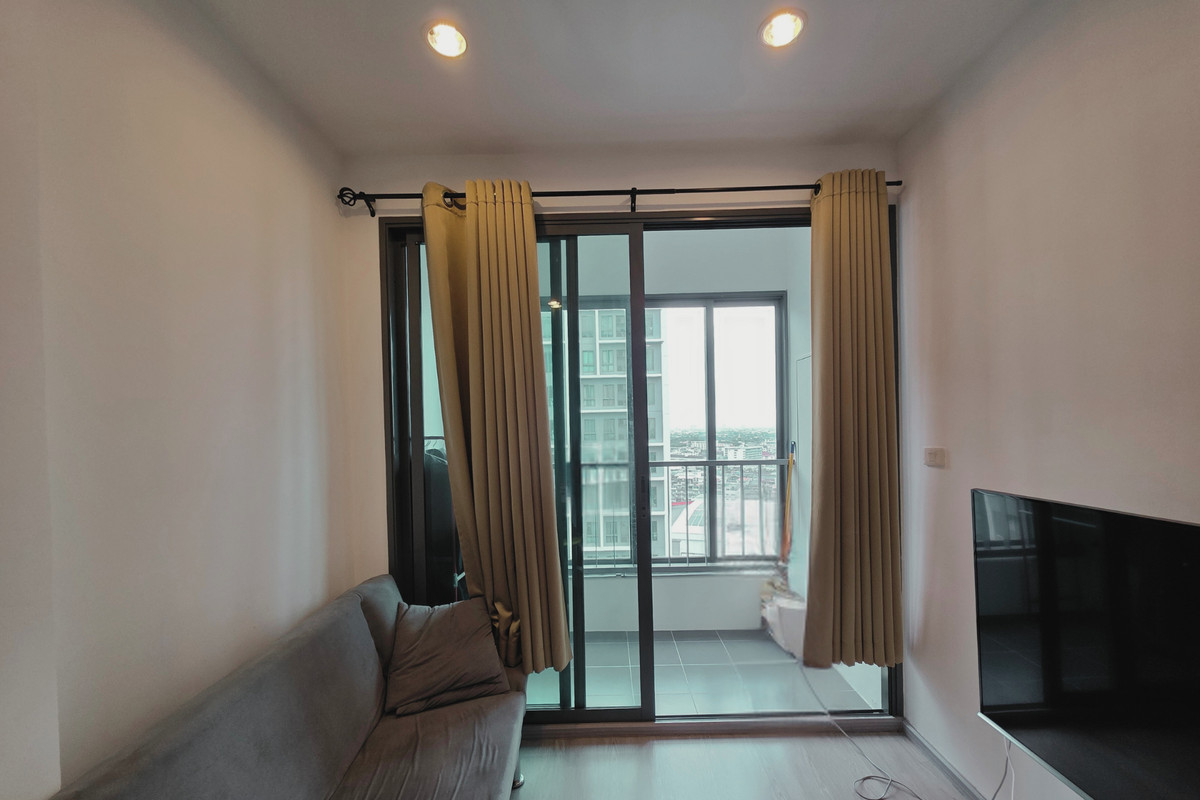 For SaleCondoPinklao, Charansanitwong : Condo for sale, corner room with tenant Next to Bang Khun Non BTS, near Siriraj.