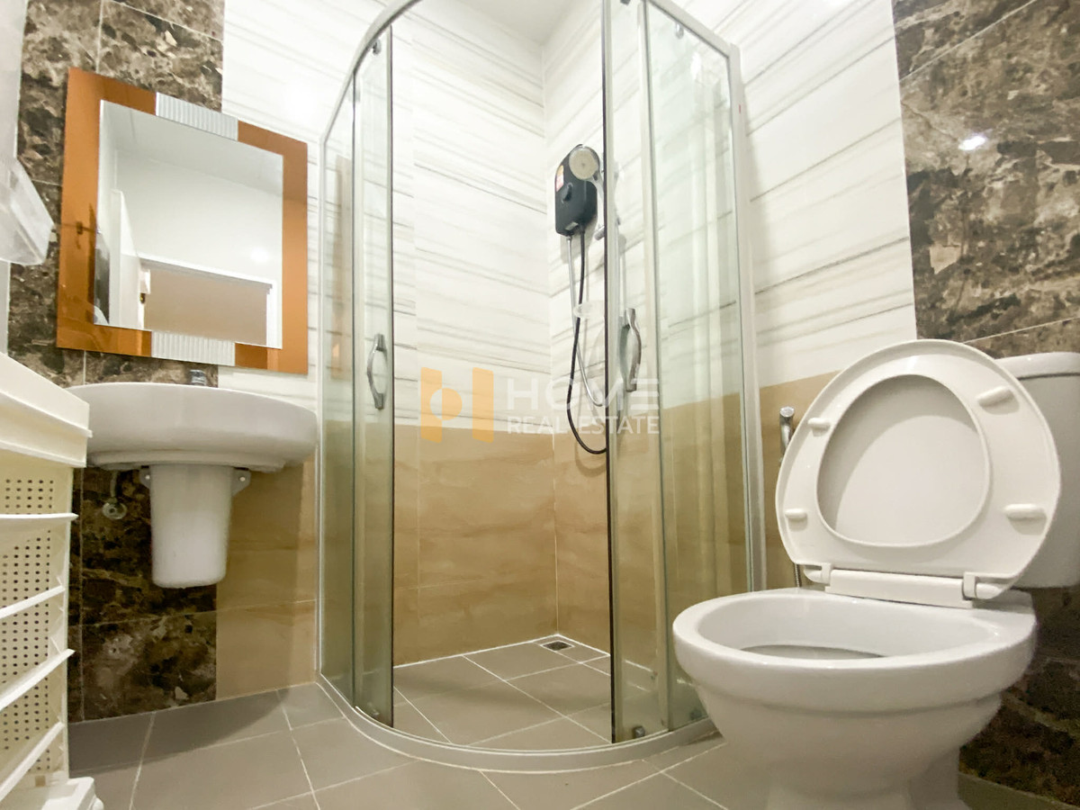 For SaleTownhomeThaphra, Talat Phlu, Wutthakat : Golden Town Sathorn / 4 bedrooms (for sale), Golden Town Sathorn / 4 Bedrooms (FOR SALE) BALL016