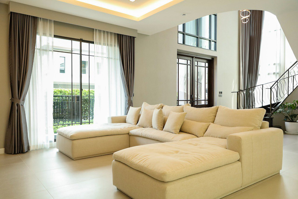 For RentHouseLadkrabang, Suwannaphum Airport : Grand Bangkok Boulevard Krungthepkreetha / 5 Bedrooms (FOR RENT) BZD166