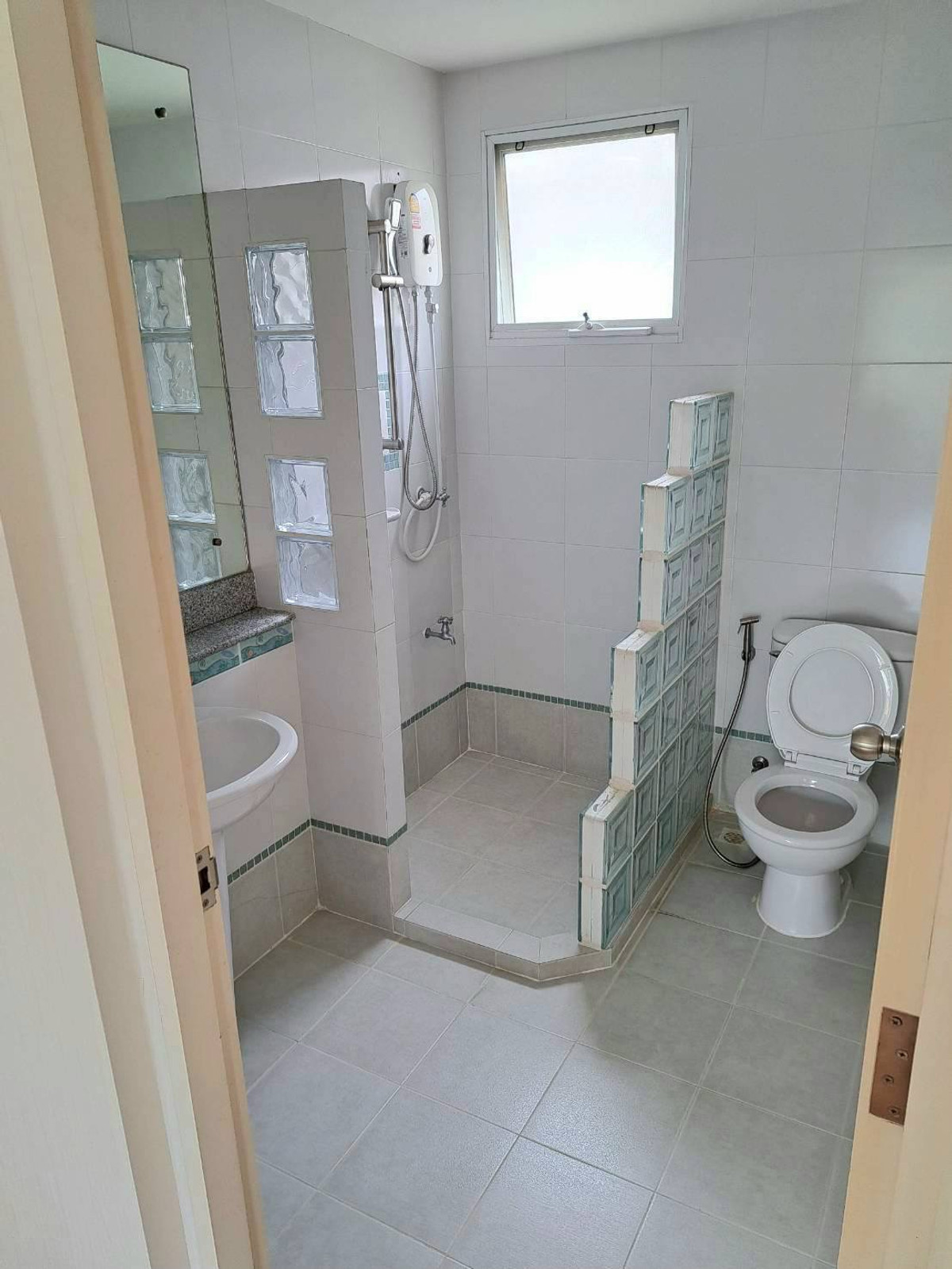 For RentHouseSeri Thai, Ramkhamhaeng Nida : For rent, 67 sq m, 3 bedrooms, 3 bathrooms, 2-story detached house, Manthana, On Nut, Wongwaen, Sukhapiban 2.