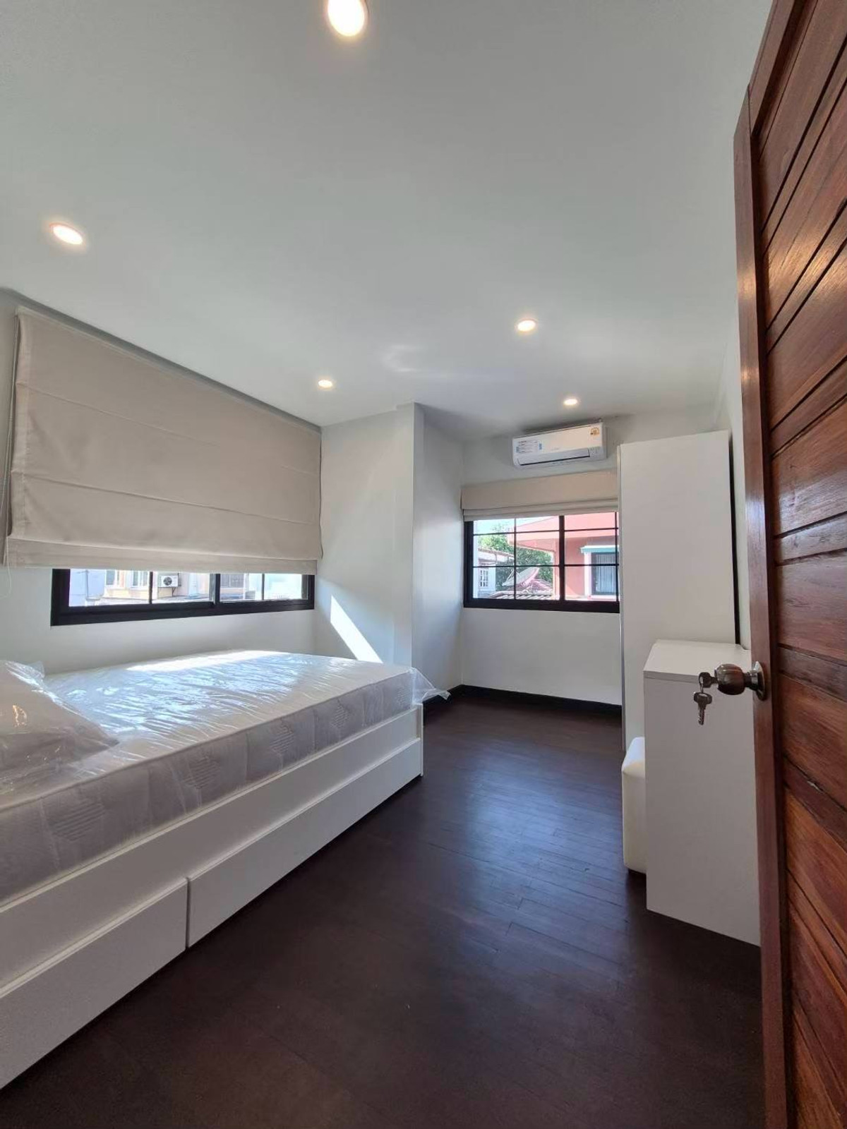 For RentHouseBangna, Bearing, Lasalle : For rent, renovated house, 96 sq m, 3 bedrooms, 4 bathrooms, 2-story detached house, Muang Kaeo 4, Soi Ratchawinit Bang Kaeo, Mega Bangna.