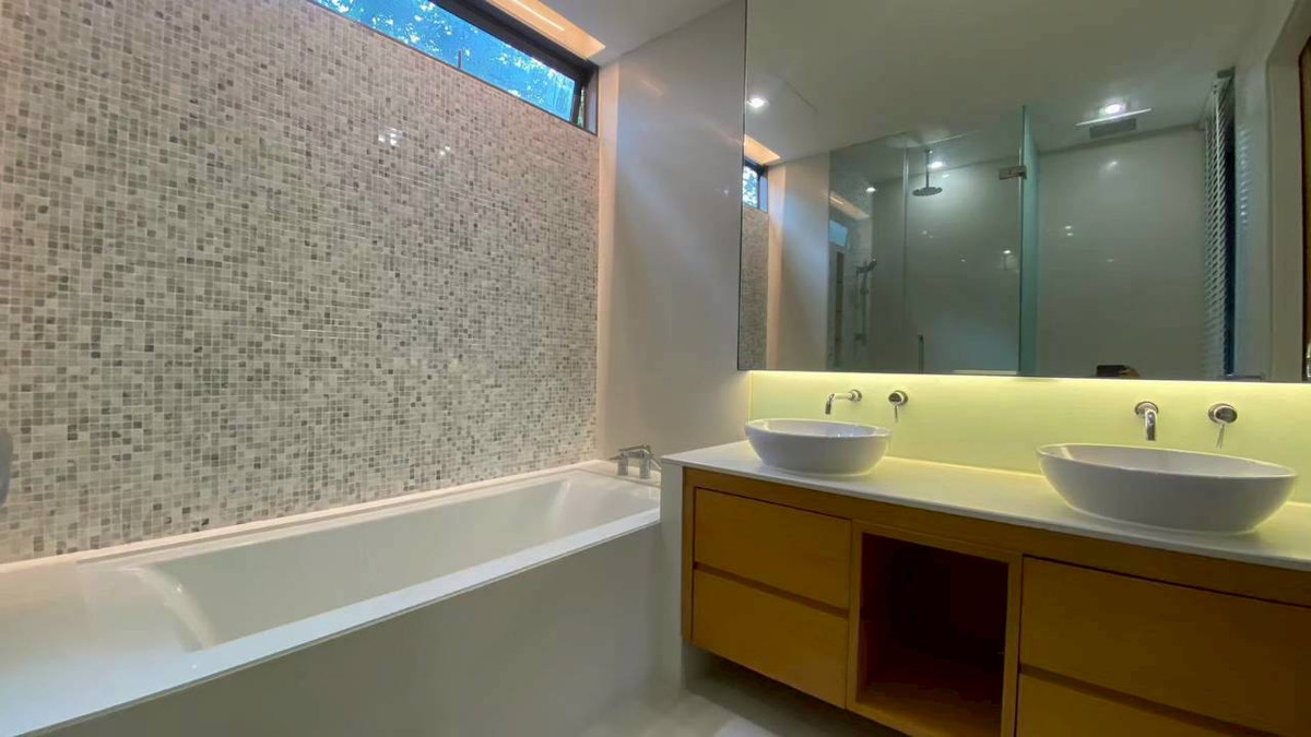 For RentCondoSukhumvit, Asoke, Thonglor : For rent 3 bedrooms, 3 bathrooms, Domus Condominium (Sukhumvit 18)