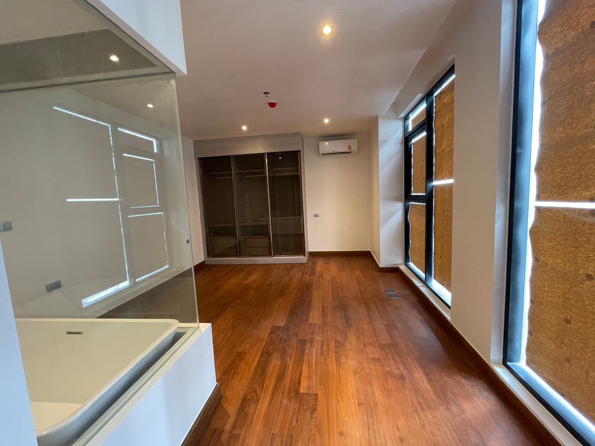 For SaleCondoSathorn, Narathiwat : [LAST UNIT - Beautiful view on the 15th floor] 2 Bed, wide width, Rare Item! Altitude Symphony Charoenkrung | near Shrewsbury, only 400 m. Unit 2 bedrooms, 2 bathrooms with the most perfect layout (Type C2) on the 15th floor, receiving a northeastern city