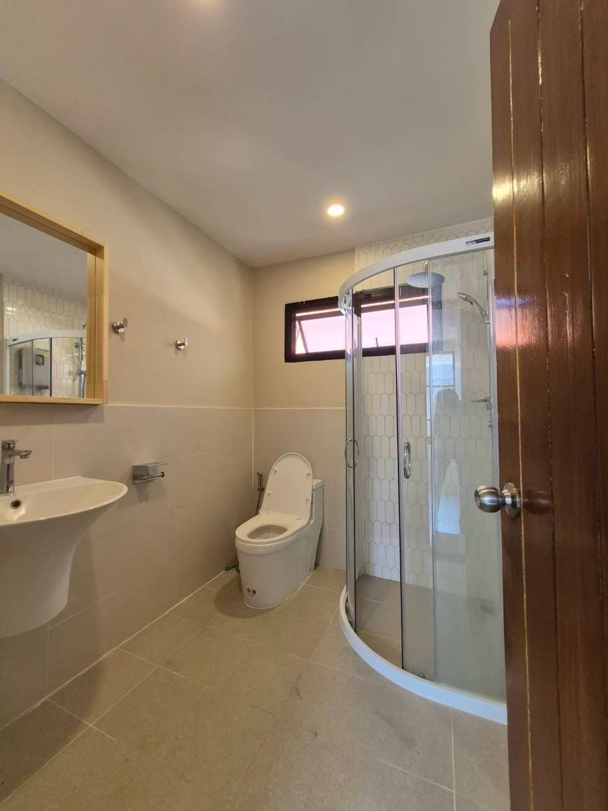 For RentHouseBangna, Bearing, Lasalle : For rent, renovated house, 96 sq m, 3 bedrooms, 4 bathrooms, 2-story detached house, Muang Kaeo 4, Soi Ratchawinit Bang Kaeo, Mega Bangna.