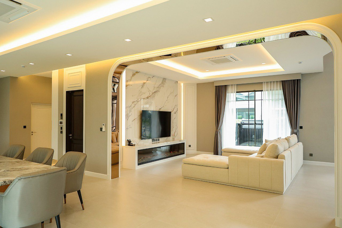 For SaleHouseLadkrabang, Suwannaphum Airport : Grand Bangkok Boulevard Krungthepkreetha / 5 Bedrooms (FOR SALE) BZD166