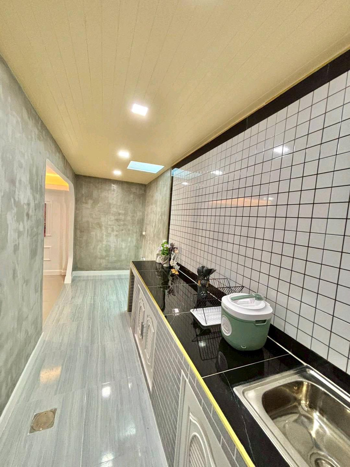 For SaleTownhomePathum Thani,Rangsit, Thammasat : 2-story townhouse, Piyawararom Village, Khlong 4, Prince Sai. Sawai Pracharat, Pathum Thani, Bueng Yitho hundred year old market