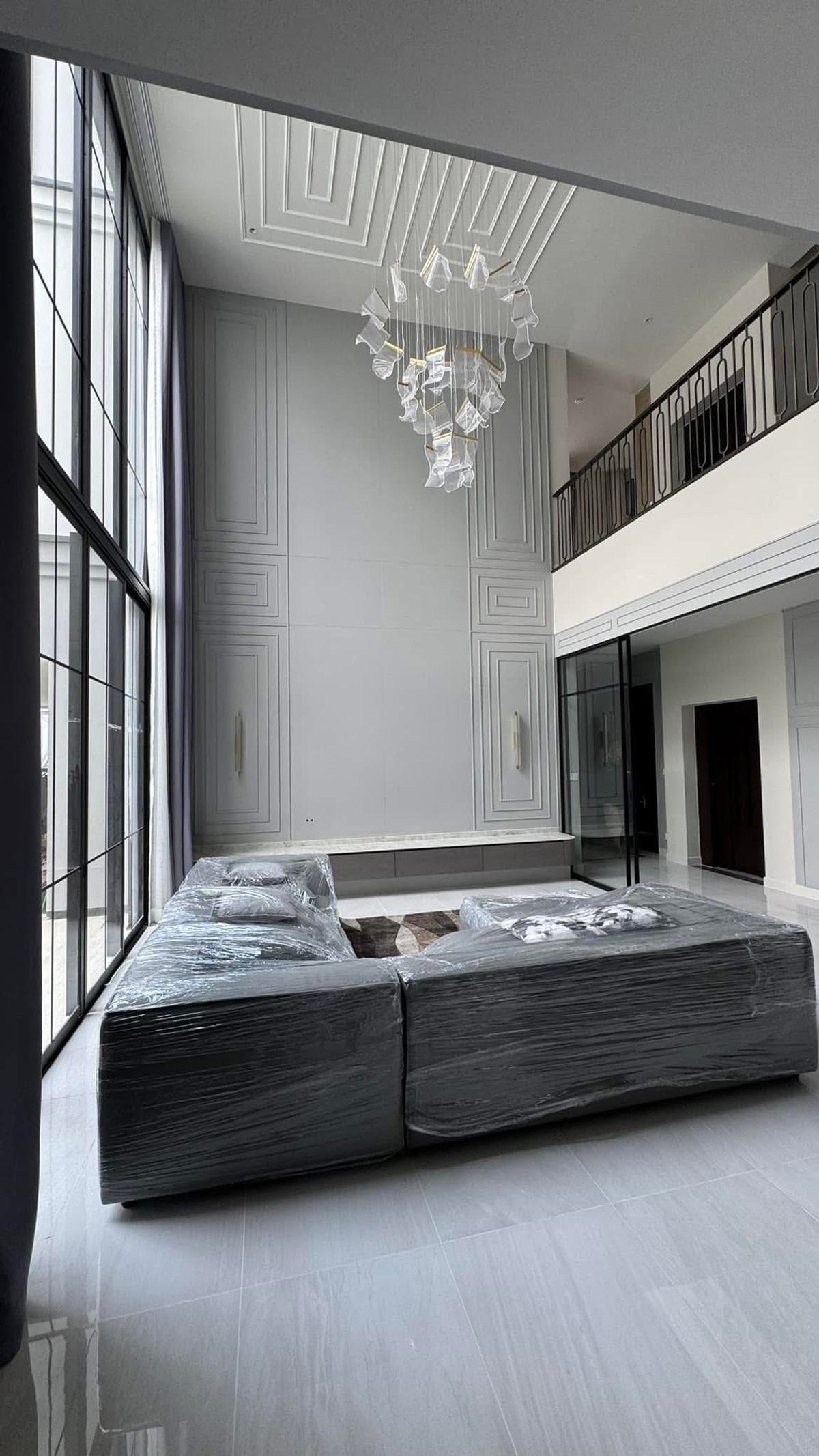 For RentHousePattanakan, Srinakarin : Malton Gates Krungthep Kreetha / 5 Bedrooms (FOR RENT) BZD165