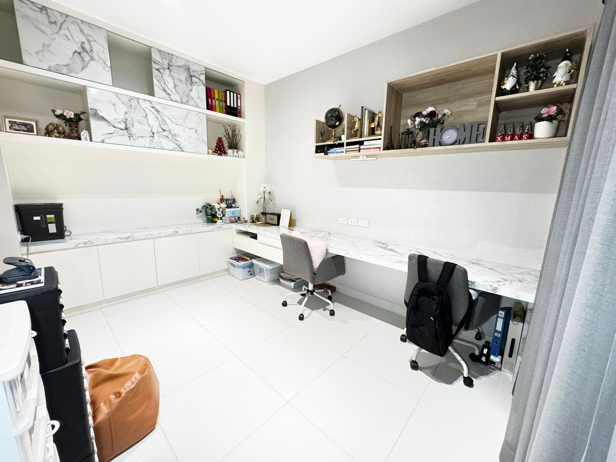 For RentHousePattanakan, Srinakarin : For rent, 53.39 sq m, 4 bedrooms, 4 bathrooms, 2-story detached house, Bangkok Boulevard Rama 9.