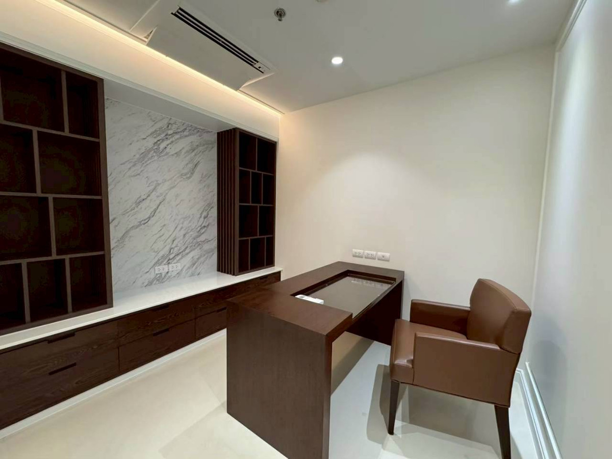 ให้เช่าคอนโดวิทยุ ชิดลม หลังสวน : เช่า 3 ห้องนอน 3 ห้องน้ำ แอทธินี เรสซิเด้นซ์