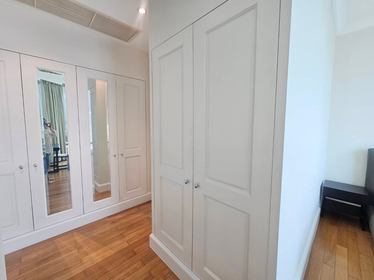 For RentCondoSukhumvit, Asoke, Thonglor : Rent 2 bedrooms, 2 bathrooms, Royce Private Residence.