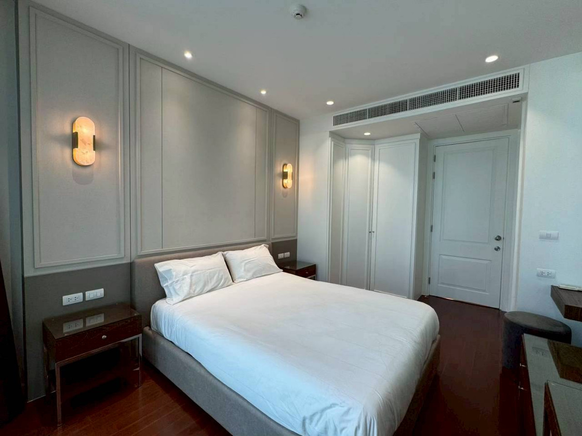 ให้เช่าคอนโดวิทยุ ชิดลม หลังสวน : เช่า 3 ห้องนอน 3 ห้องน้ำ แอทธินี เรสซิเด้นซ์