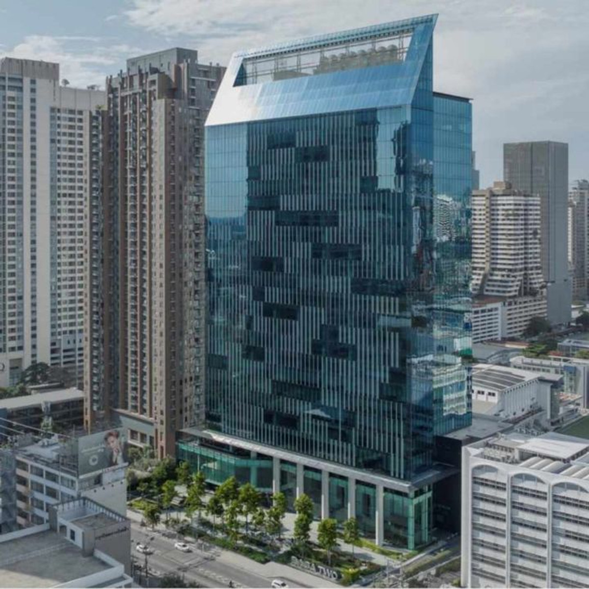 ขายสำนักงานพระราม 9 เพชรบุรีตัดใหม่ RCA : เซอร์วิสออฟฟิศ พื้นที่สำนักงานให้เช่า อโศก เพชรบุรี Serviced Office ตกแต่งสวย พร้อมเข้าอยู่ อาคาร รสาทู ทาวเวอร์ พื้นที่เริ่มต้นสำหรับ 1 - 50 ท่าน (ราคาเช่าเริ่มต้น 10,000 บาท/เดือน) ใกล้รถไฟฟ้าใต้ดิน MRTเพชรบุรี, อโศก, พระราม9