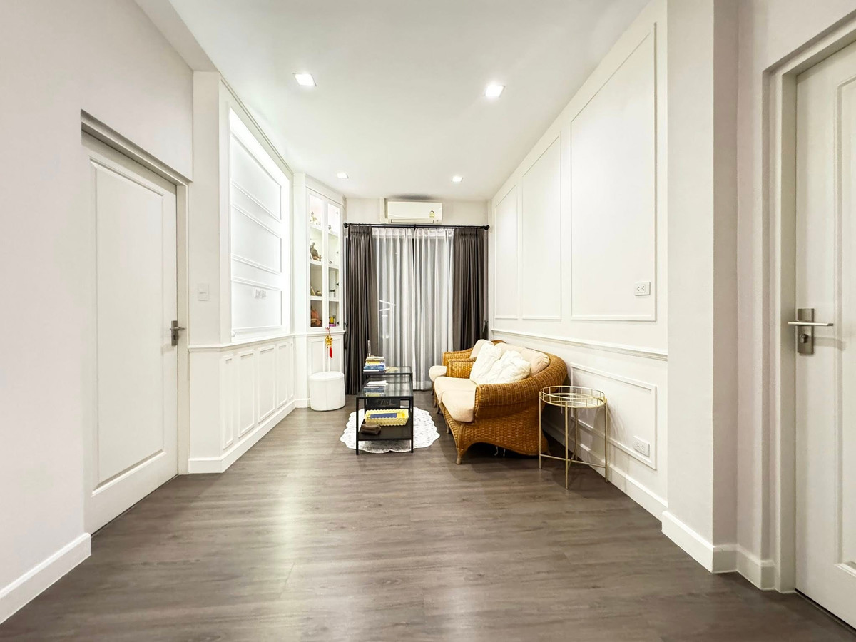 For RentHousePattanakan, Srinakarin : For rent, 53.39 sq m, 4 bedrooms, 4 bathrooms, 2-story detached house, Bangkok Boulevard Rama 9.