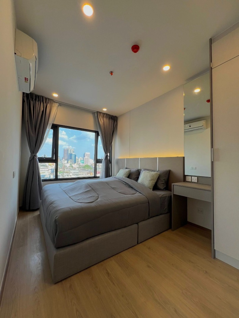 For RentCondoKhlongtoei, Kluaynamthai : 🔥For Rent Now🔥 Life Rama 4-Asoke, spacious 2-bedroom unit, fully furnished and ready to move in. Near MRT Queen Sirikit National Convention Centre. Excellent facilities.