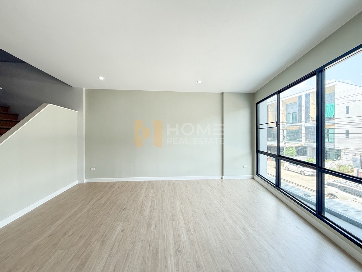 ขายทาวน์โฮมมีนบุรี-ร่มเกล้า : 3 ชั้น ใกล้ทางด่วน เข้าเมืองง่าย 🔥 นลิน แกรนด์ อเวนิว วงแหวน - พระราม 9 / 3 ห้องนอน (ขาย), Nalin Grand Avenue Wongwean - Rama 9 / 3 Bedrooms (FOR SALE) AA607