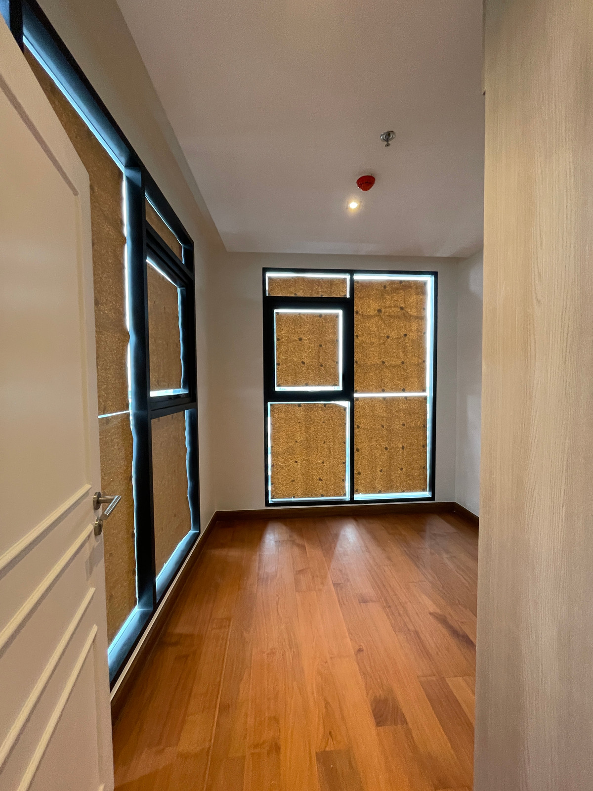 For SaleCondoSathorn, Narathiwat : [LAST UNIT - Beautiful view on the 15th floor] 2 Bed, wide width, Rare Item! Altitude Symphony Charoenkrung | near Shrewsbury, only 400 m. Unit 2 bedrooms, 2 bathrooms with the most perfect layout (Type C2) on the 15th floor, receiving a northeastern city