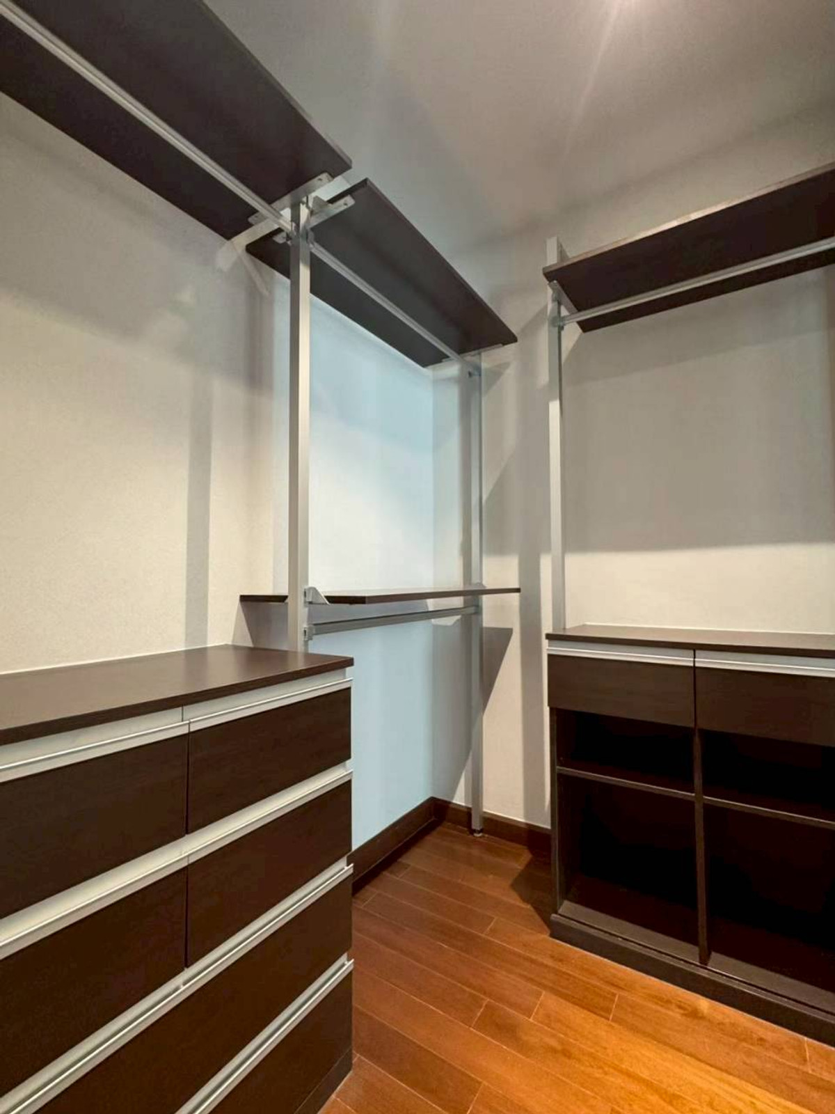 ให้เช่าคอนโดวิทยุ ชิดลม หลังสวน : เช่า 3 ห้องนอน 3 ห้องน้ำ แอทธินี เรสซิเด้นซ์