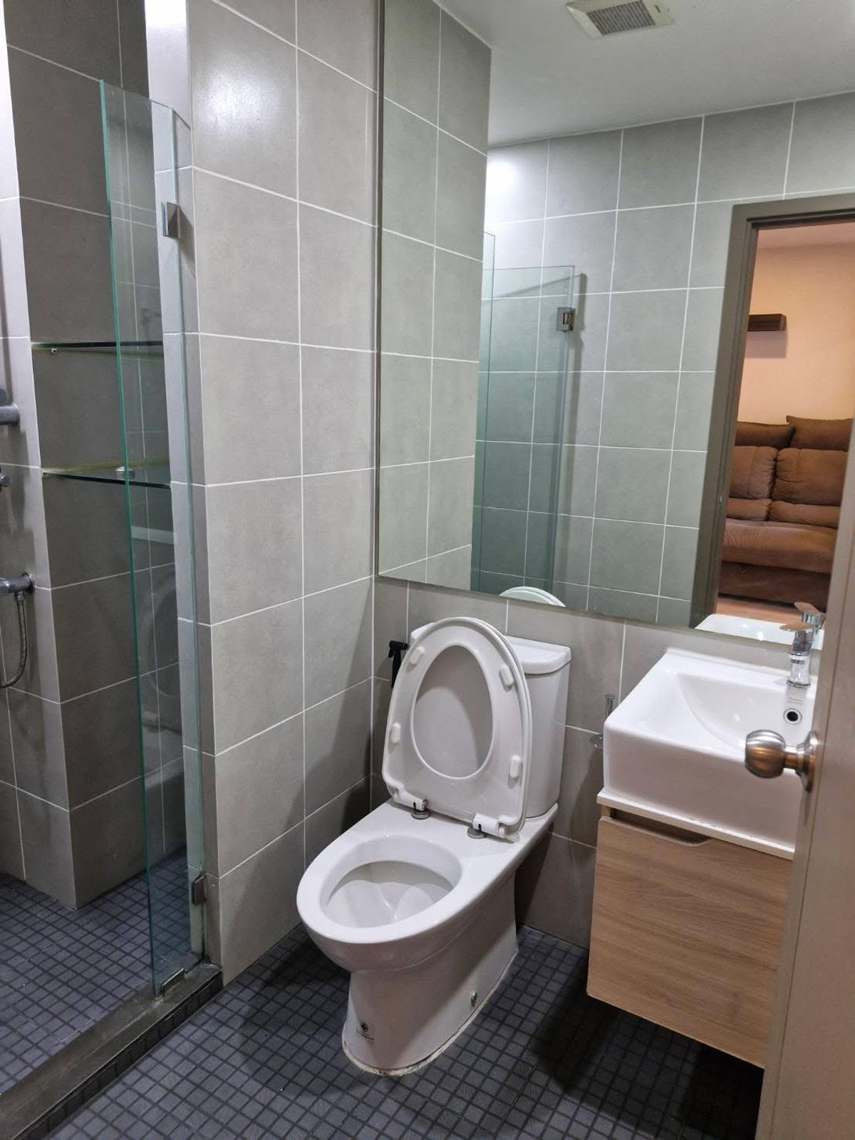 For RentCondoBangna, Bearing, Lasalle : Condo for Rent: Ideo O2 Near BTS Bang Na (approx. 300 meters)