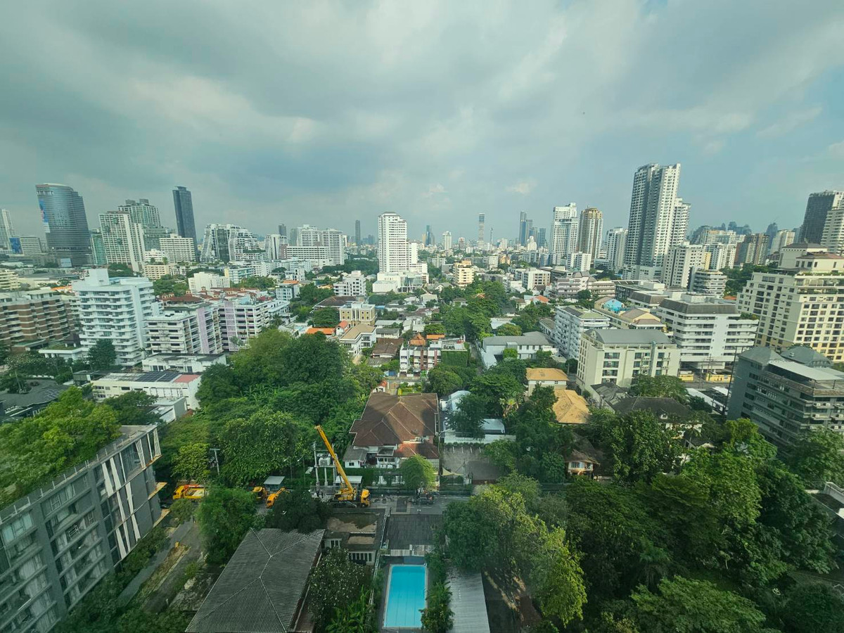 For RentCondoSukhumvit, Asoke, Thonglor : Rent 2 bedrooms, 2 bathrooms, Royce Private Residence.