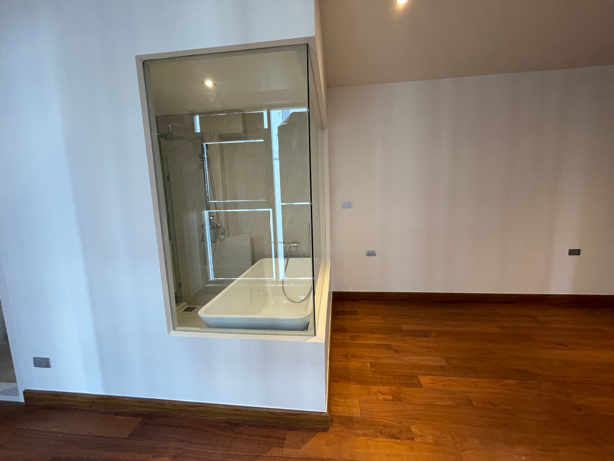 For SaleCondoSathorn, Narathiwat : [LAST UNIT - Beautiful view on the 15th floor] 2 Bed, wide width, Rare Item! Altitude Symphony Charoenkrung | near Shrewsbury, only 400 m. Unit 2 bedrooms, 2 bathrooms with the most perfect layout (Type C2) on the 15th floor, receiving a northeastern city