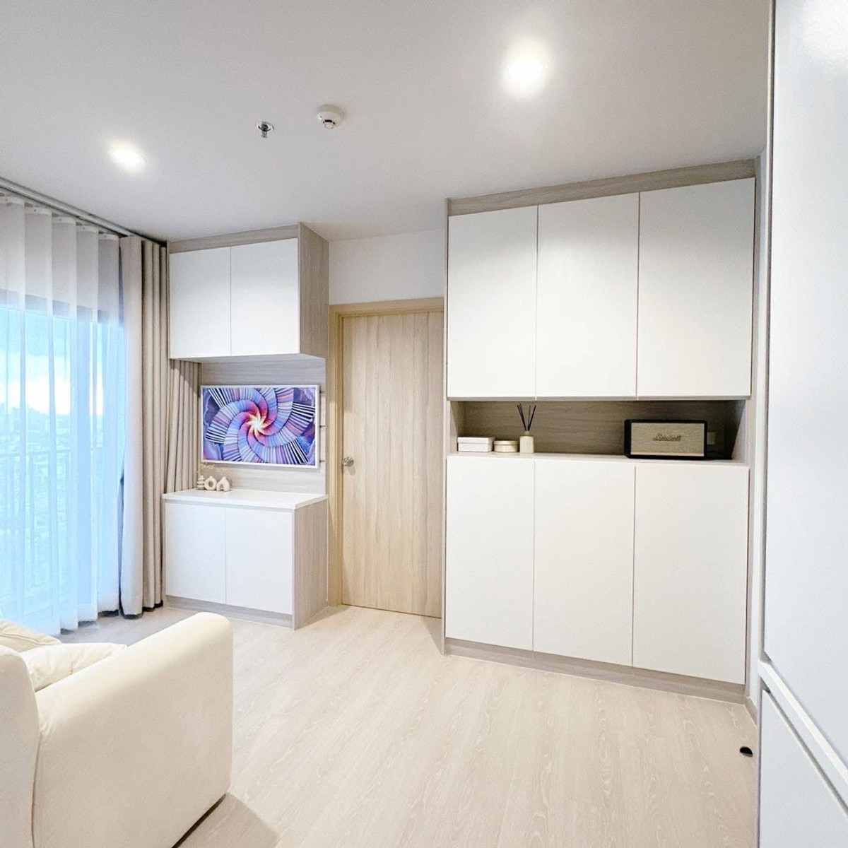 For SaleCondoChaengwatana, Muangthong : Condo with 2 parking spaces, just within reach of Ngamwongwan Expressway, priced at over 4 million!!! Rare type, no one sells it.