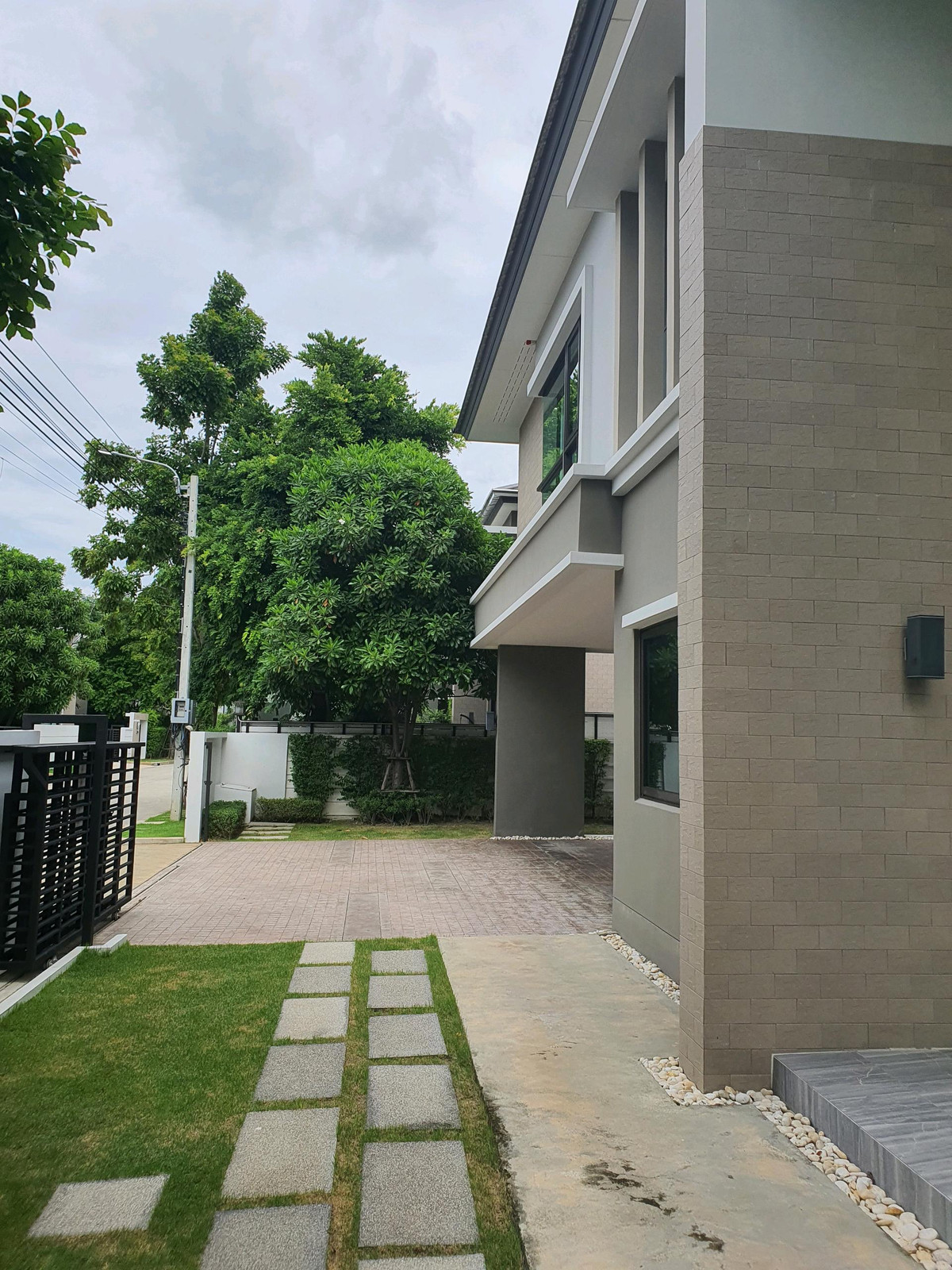 ขายบ้านปิ่นเกล้า จรัญสนิทวงศ์ : ขายบ้านเดี่ยวโครงการเดอะซิตี้ปิ่นเกล้าบรม ซ.บรมราชชนนี60 ขนาดที่ดิน105ตารางวา