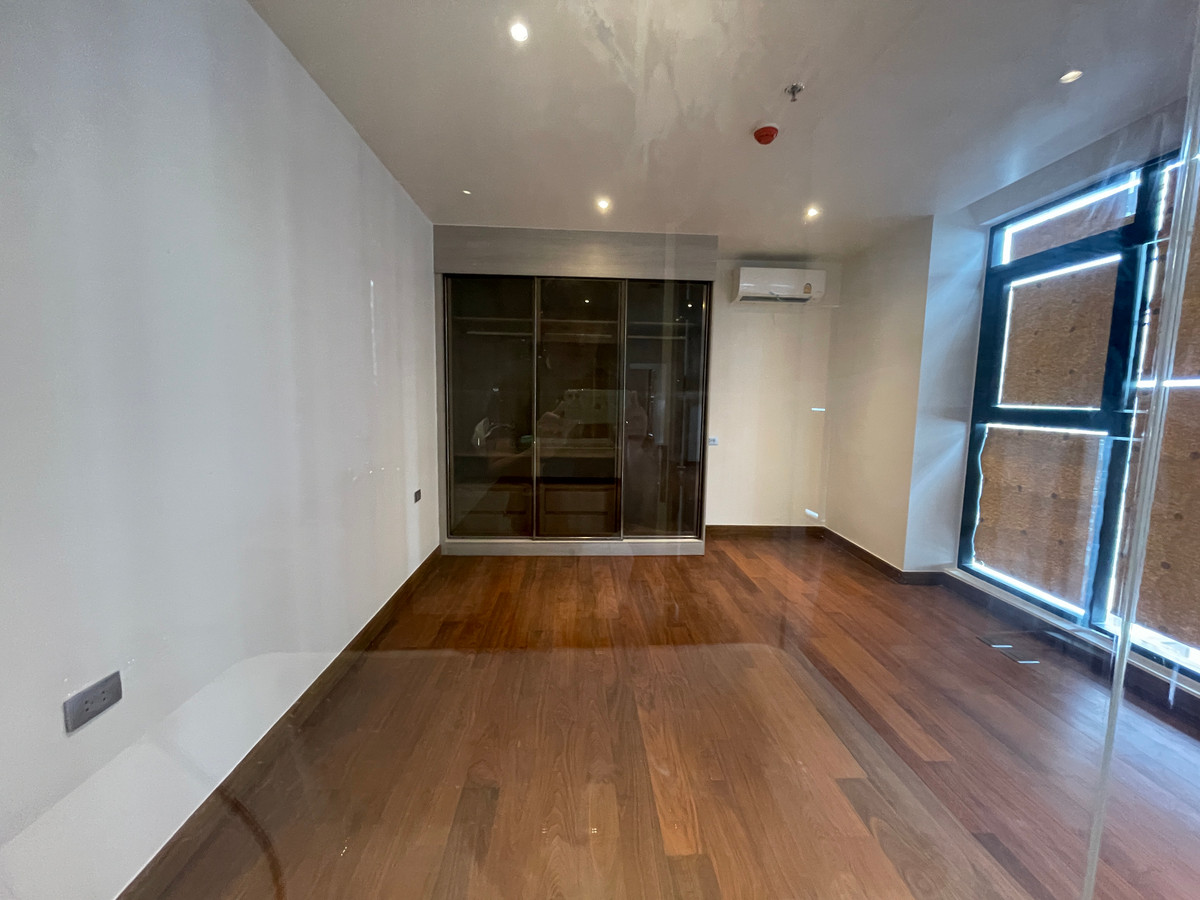 For SaleCondoSathorn, Narathiwat : [LAST UNIT - Beautiful view on the 15th floor] 2 Bed, wide width, Rare Item! Altitude Symphony Charoenkrung | near Shrewsbury, only 400 m. Unit 2 bedrooms, 2 bathrooms with the most perfect layout (Type C2) on the 15th floor, receiving a northeastern city