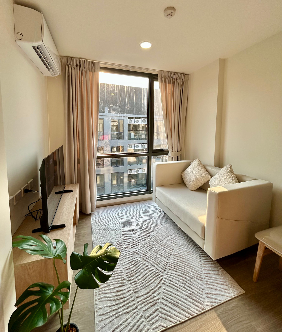 For RentCondoOnnut, Udomsuk : BEAT SUKHUMVIT 93 - SWIMMING POOL VIEW! (1 BEDROOM 27 SQM FOR RENT) NEAR BTS BANG CHAK for rent BEAT Sukhumvit 93