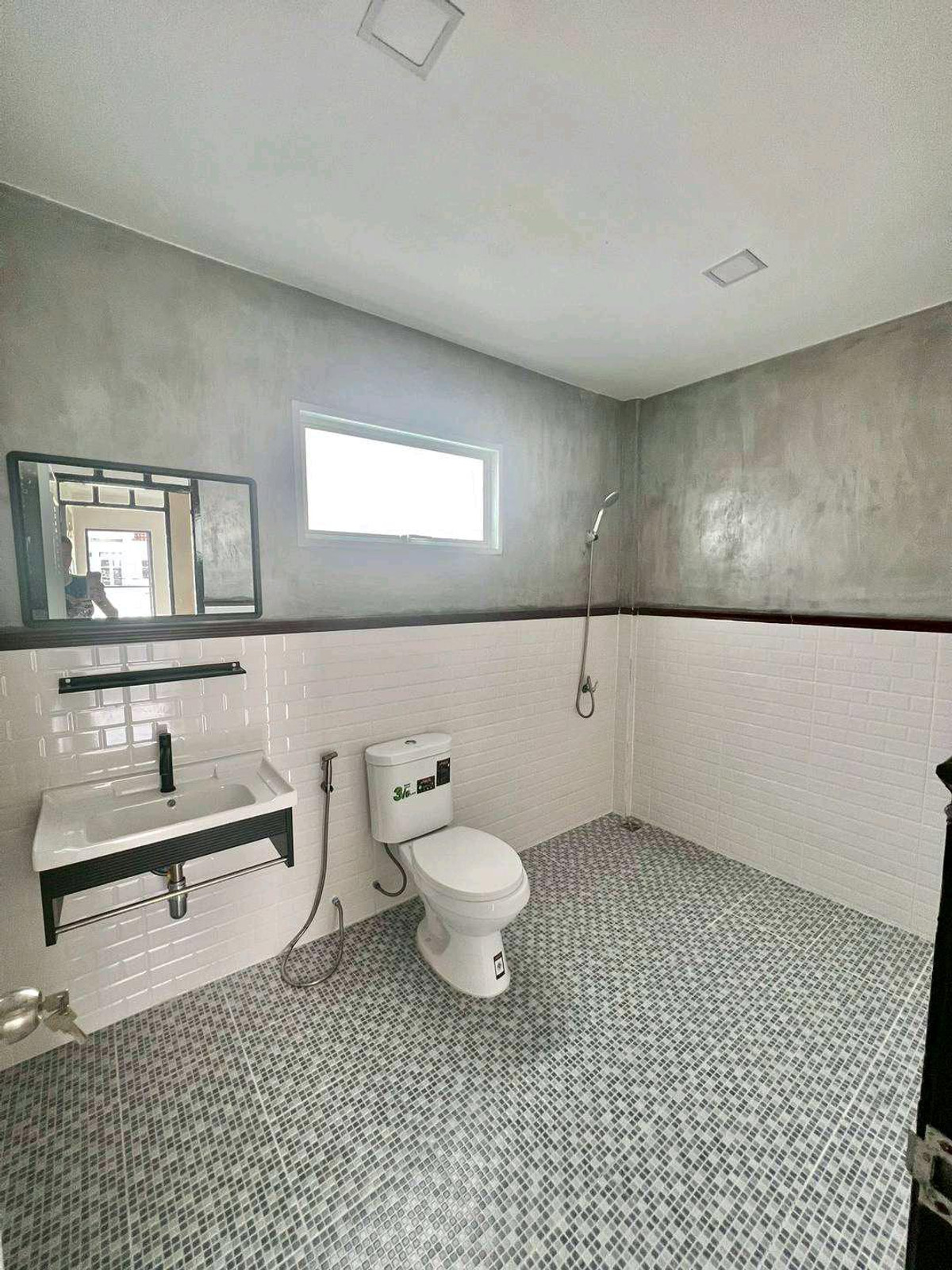 For SaleTownhomePathum Thani,Rangsit, Thammasat : 2-story townhouse, Piyawararom Village, Khlong 4, Prince Sai. Sawai Pracharat, Pathum Thani, Bueng Yitho hundred year old market