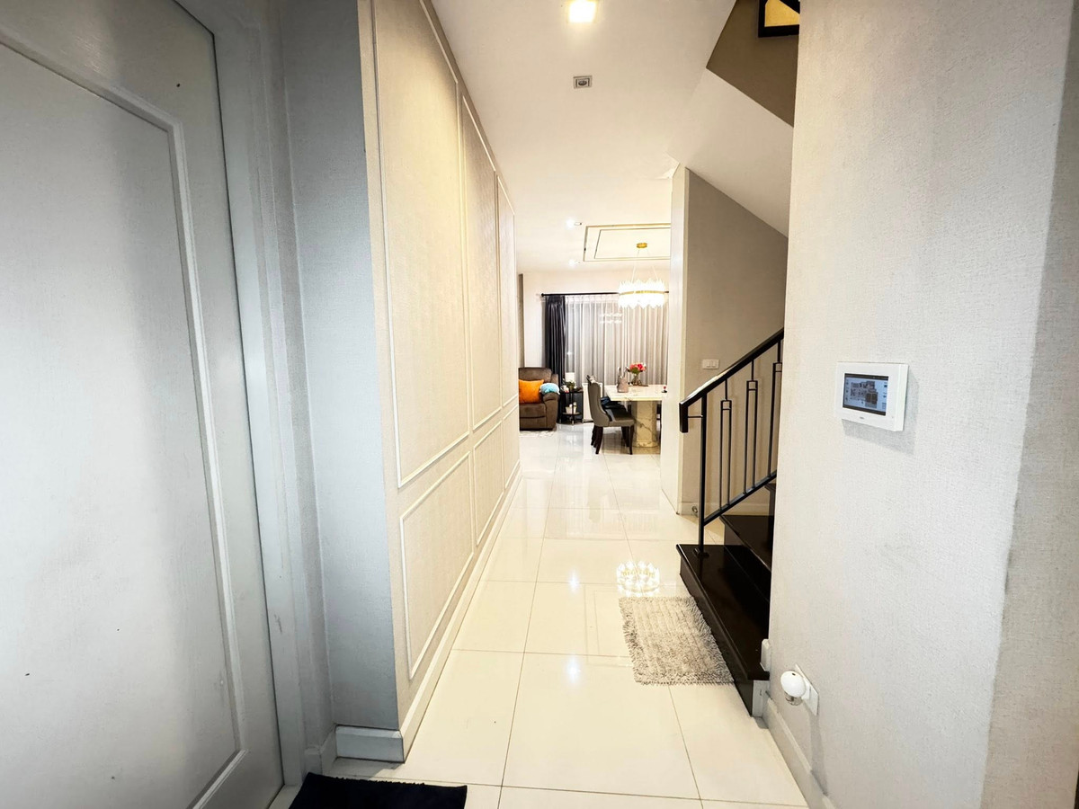 For RentHousePattanakan, Srinakarin : For rent, 53.39 sq m, 4 bedrooms, 4 bathrooms, 2-story detached house, Bangkok Boulevard Rama 9.