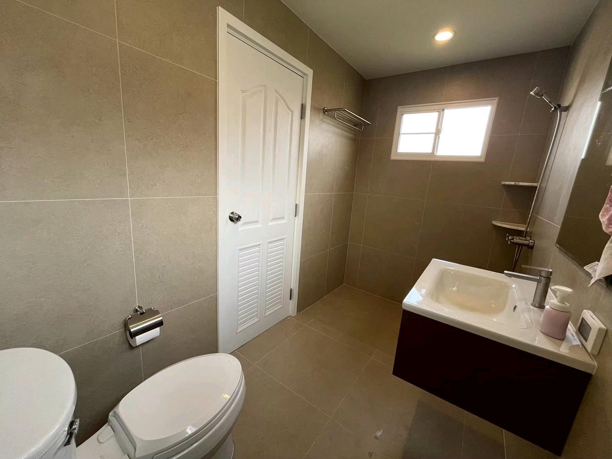 ให้เช่าพัฒนาการ ศรีนครินทร์ : บ้านเเฝดให้เช่า 60,000 บาท เดือน