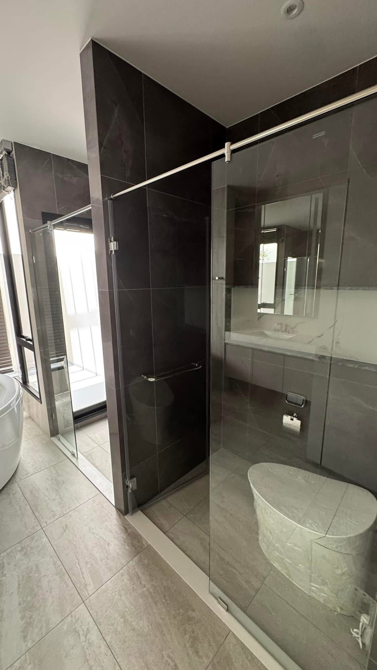 For RentHousePattanakan, Srinakarin : Malton Gates Krungthep Kreetha / 5 Bedrooms (FOR RENT) BZD165