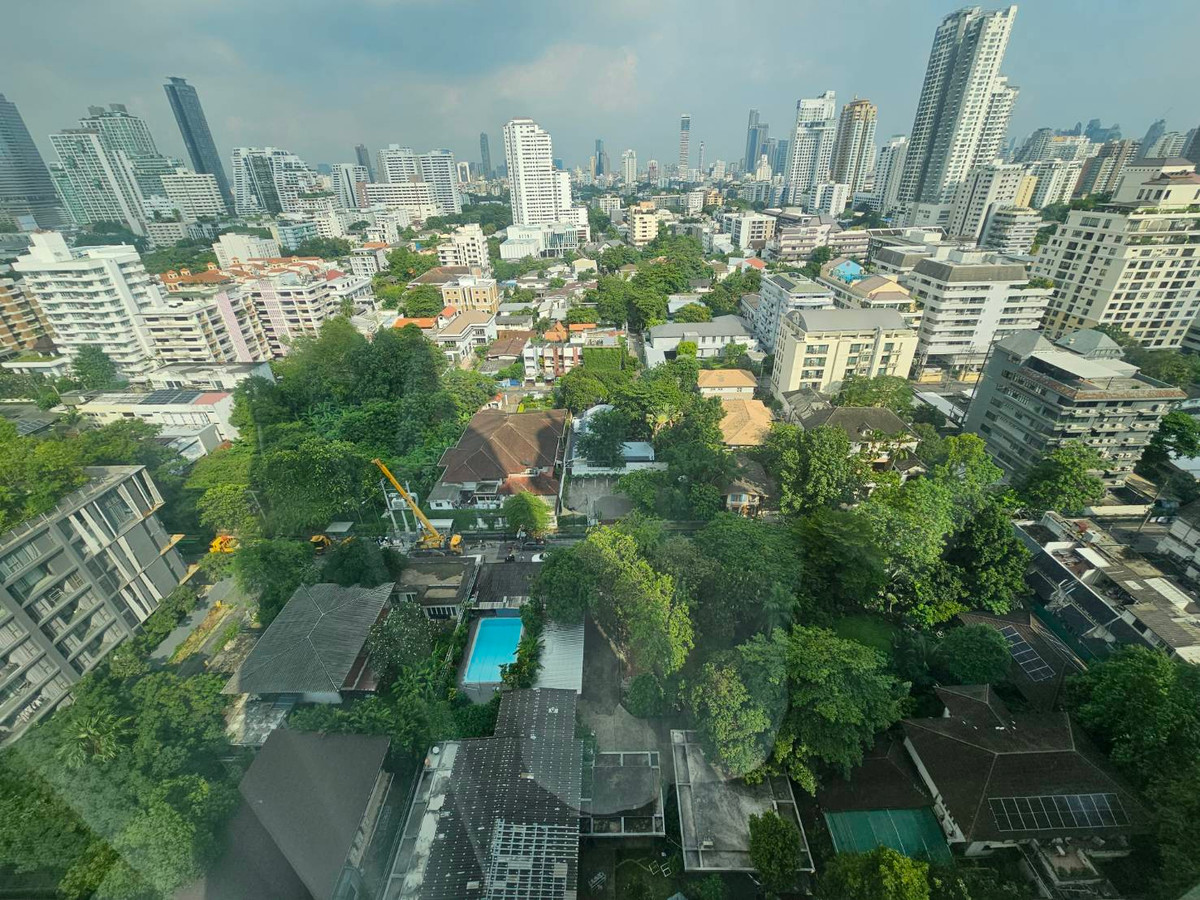 For RentCondoSukhumvit, Asoke, Thonglor : Rent 2 bedrooms, 2 bathrooms, Royce Private Residence.