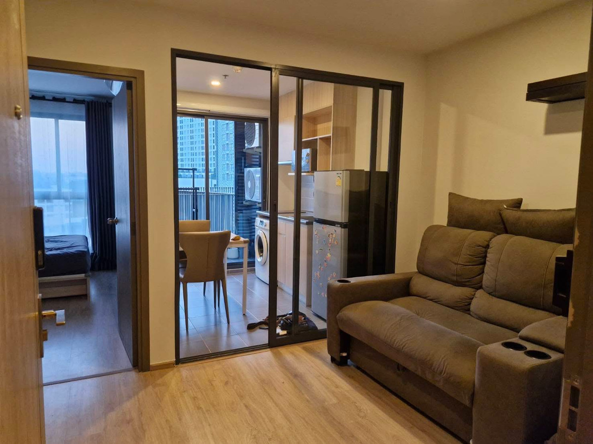 ให้เช่าคอนโดบางนา แบริ่ง ลาซาล : Condo for Rent: Ideo O2 Near BTS Bang Na (approx. 300 meters)