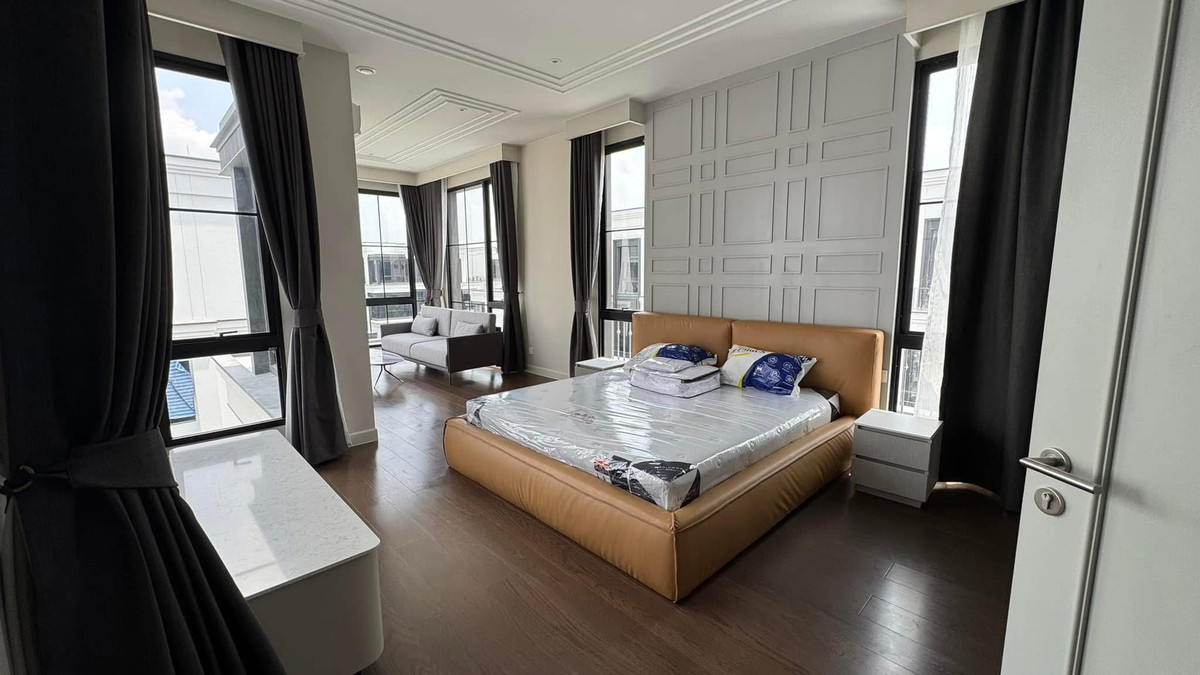 For RentHousePattanakan, Srinakarin : Malton Gates Krungthep Kreetha / 5 Bedrooms (FOR RENT) BZD165
