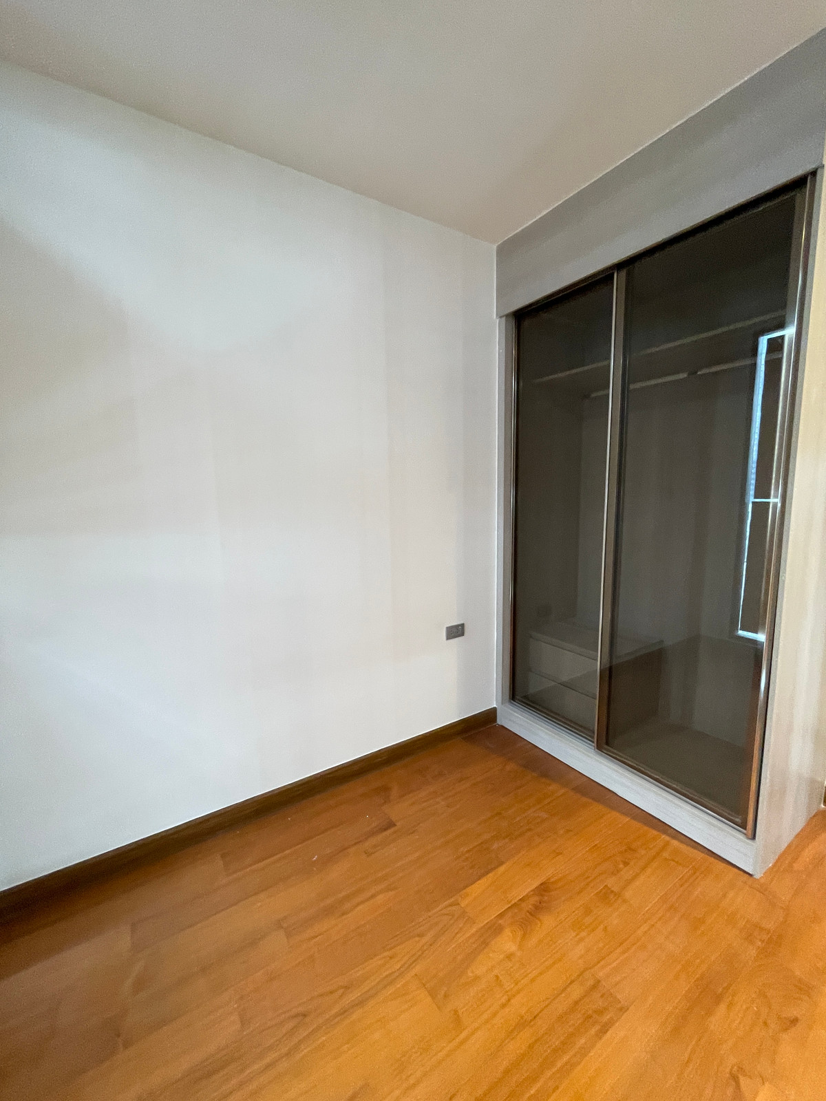 For SaleCondoSathorn, Narathiwat : [LAST UNIT - Beautiful view on the 15th floor] 2 Bed, wide width, Rare Item! Altitude Symphony Charoenkrung | near Shrewsbury, only 400 m. Unit 2 bedrooms, 2 bathrooms with the most perfect layout (Type C2) on the 15th floor, receiving a northeastern city