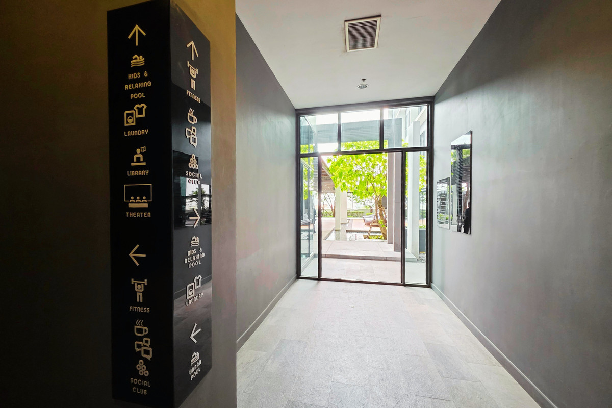 For SaleCondoPinklao, Charansanitwong : Condo for sale, corner room with tenant Next to Bang Khun Non BTS, near Siriraj.