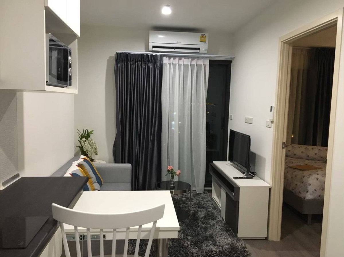 For RentCondoPattanakan, Srinakarin : Condo for rent, Airport Link Rich Park, Srinakarin, 35st floor, size 28sqm, price 12,000 baht
