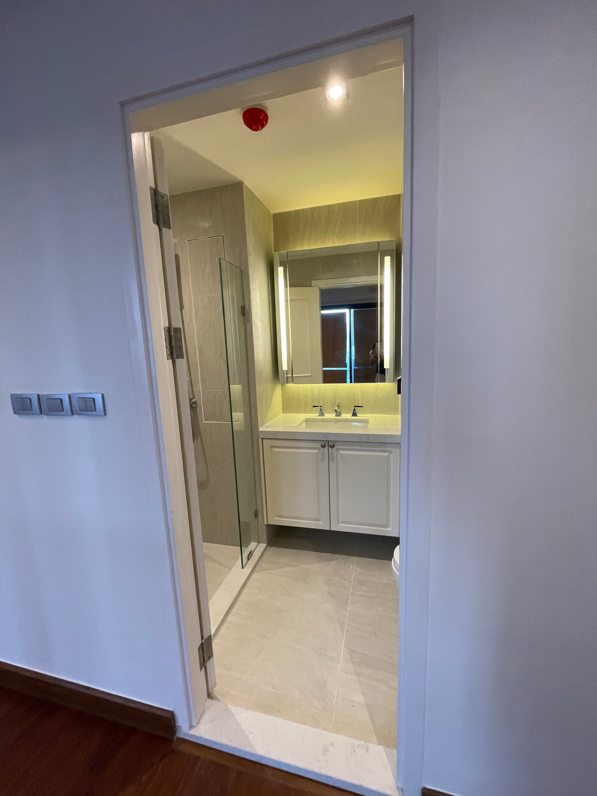 For SaleCondoSathorn, Narathiwat : [LAST UNIT - Beautiful view on the 15th floor] 2 Bed, wide width, Rare Item! Altitude Symphony Charoenkrung | near Shrewsbury, only 400 m. Unit 2 bedrooms, 2 bathrooms with the most perfect layout (Type C2) on the 15th floor, receiving a northeastern city