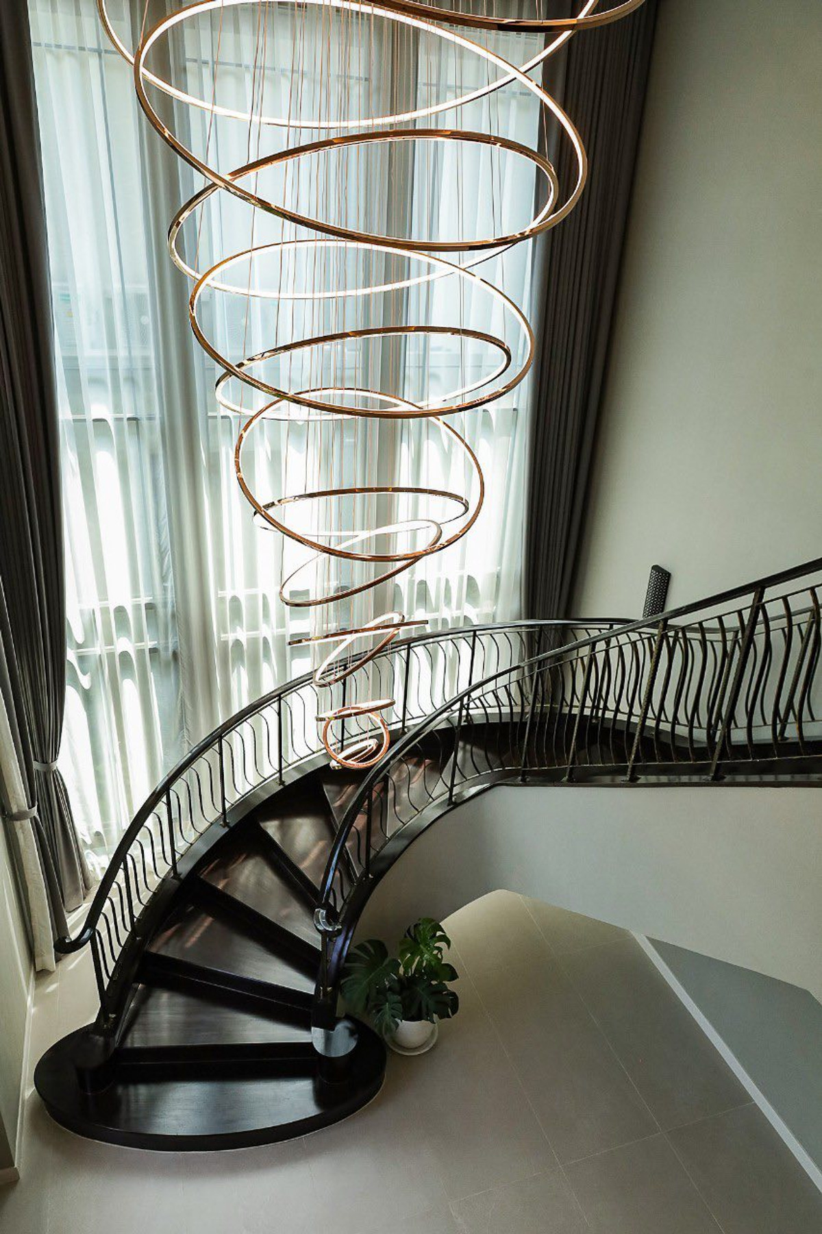 For RentHouseLadkrabang, Suwannaphum Airport : Grand Bangkok Boulevard Krungthepkreetha / 5 Bedrooms (FOR RENT) BZD166