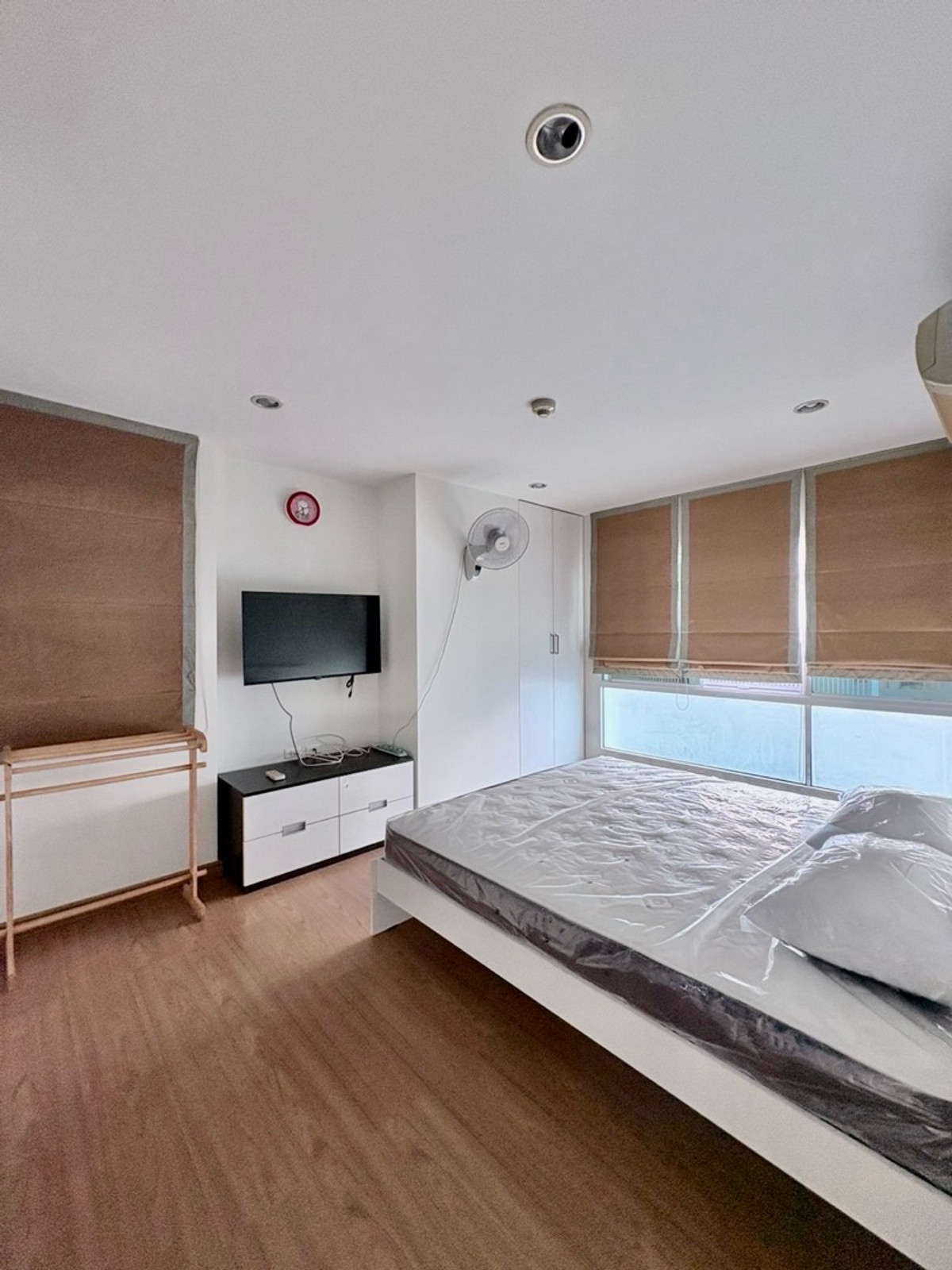 ให้เช่าคอนโดเกษตรศาสตร์ รัชโยธิน : ให้เช่า คอนโด Bridge Condo พหลโยธิน ซอย 37  ห้องริม เฟอร์ใหม่ทั้งห้อง